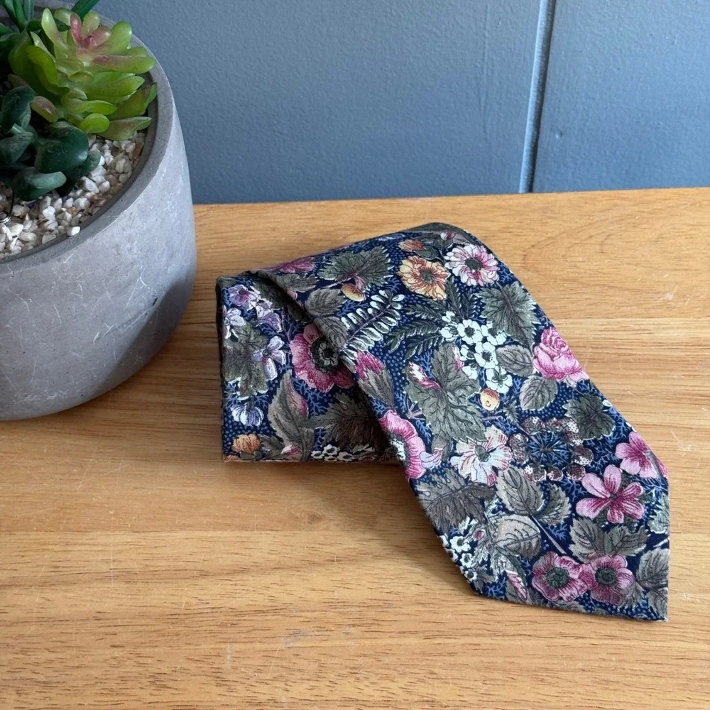 Odyssey Mens Vintage Floral Cotton Necktie Navy Pink Cottagecore Academia Print